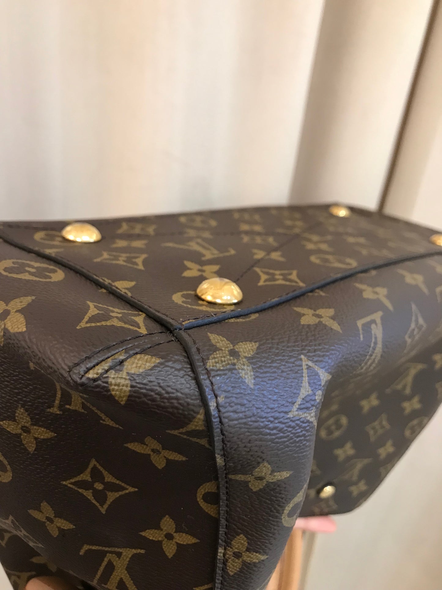 Louis Vuitton Montaigne Tg media