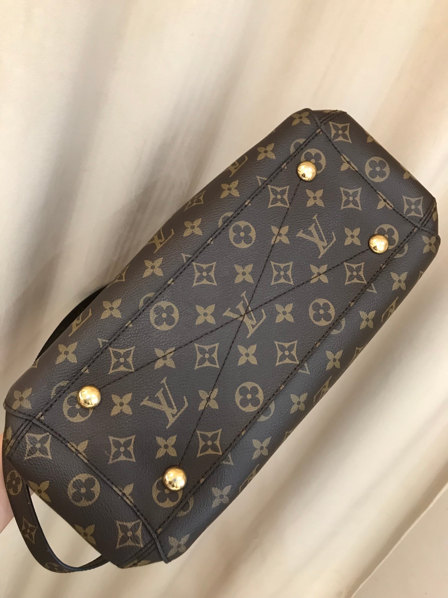 Louis Vuitton Montaigne tg Media