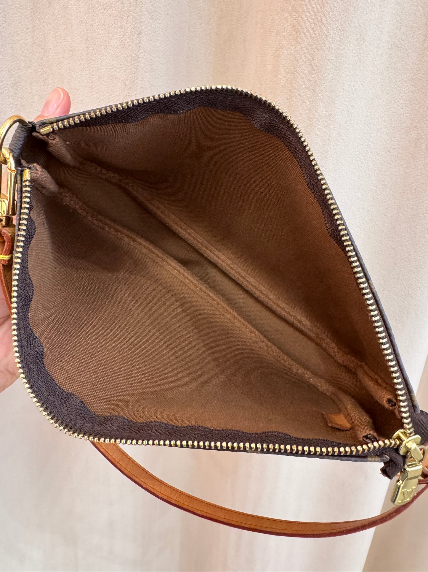 Louis Vuitton Pochette