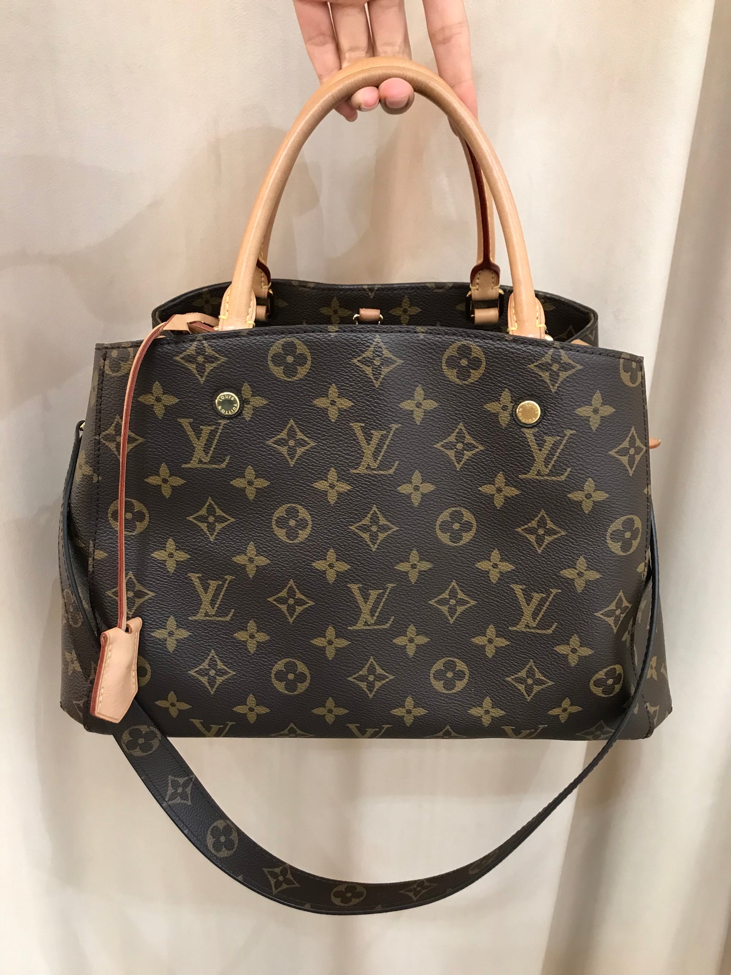 Louis Vuitton Montaigne Tg media
