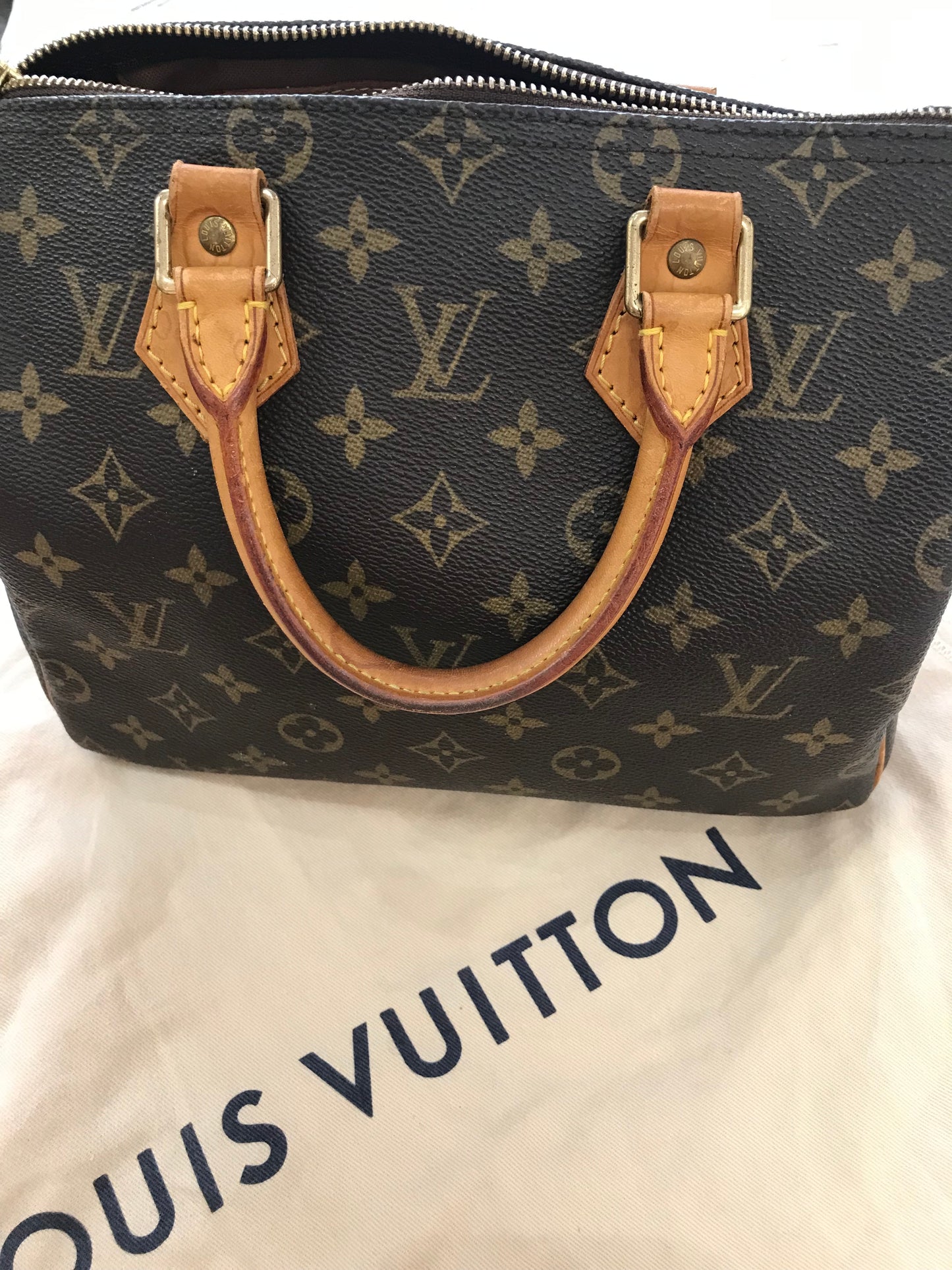 Louis Vuitton Speedy25