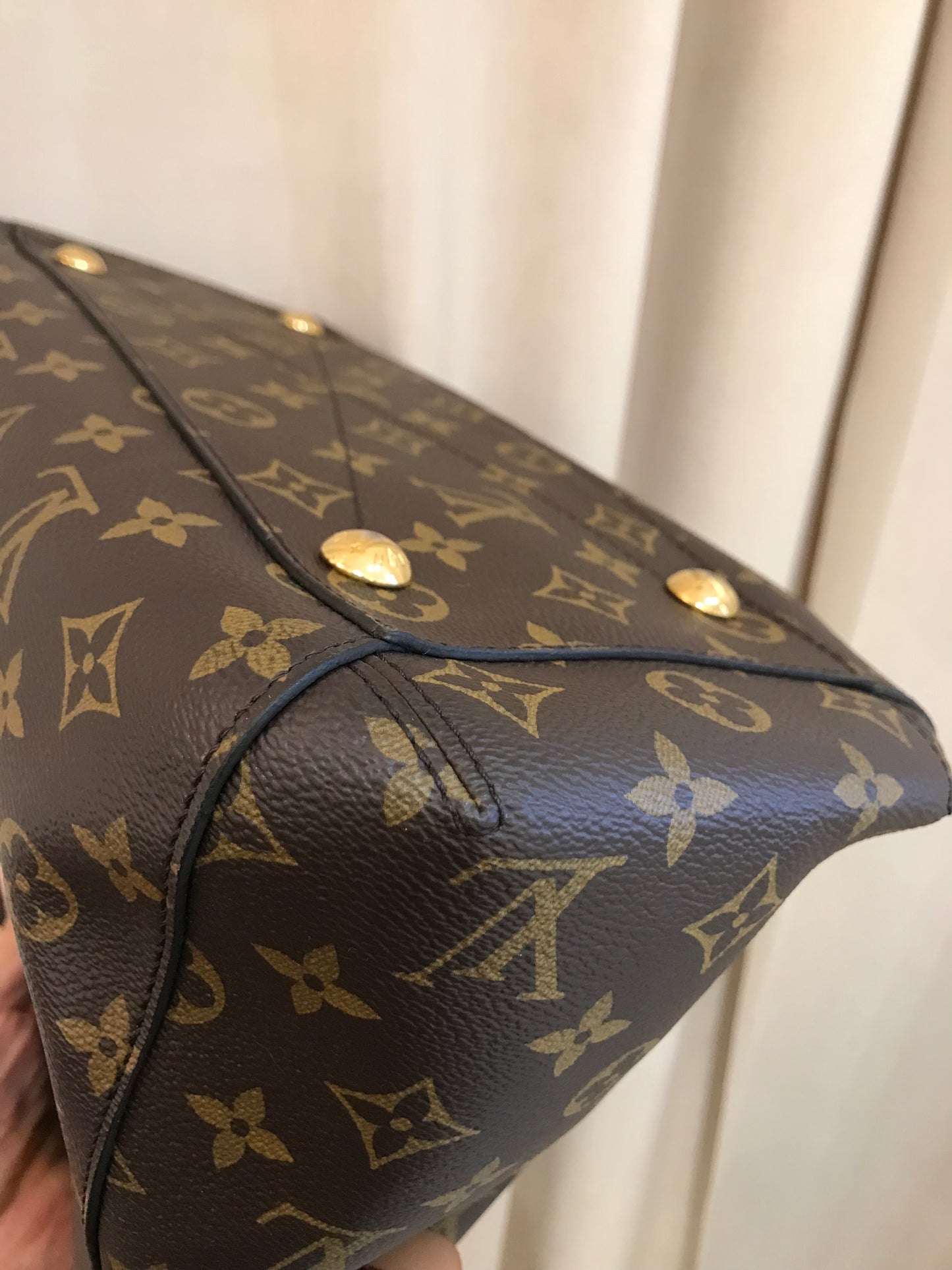 Louis Vuitton Montaigne Tg media