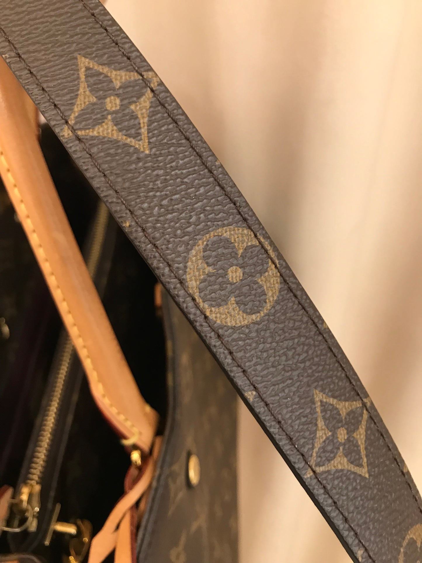 Louis Vuitton Montaigne tg Media