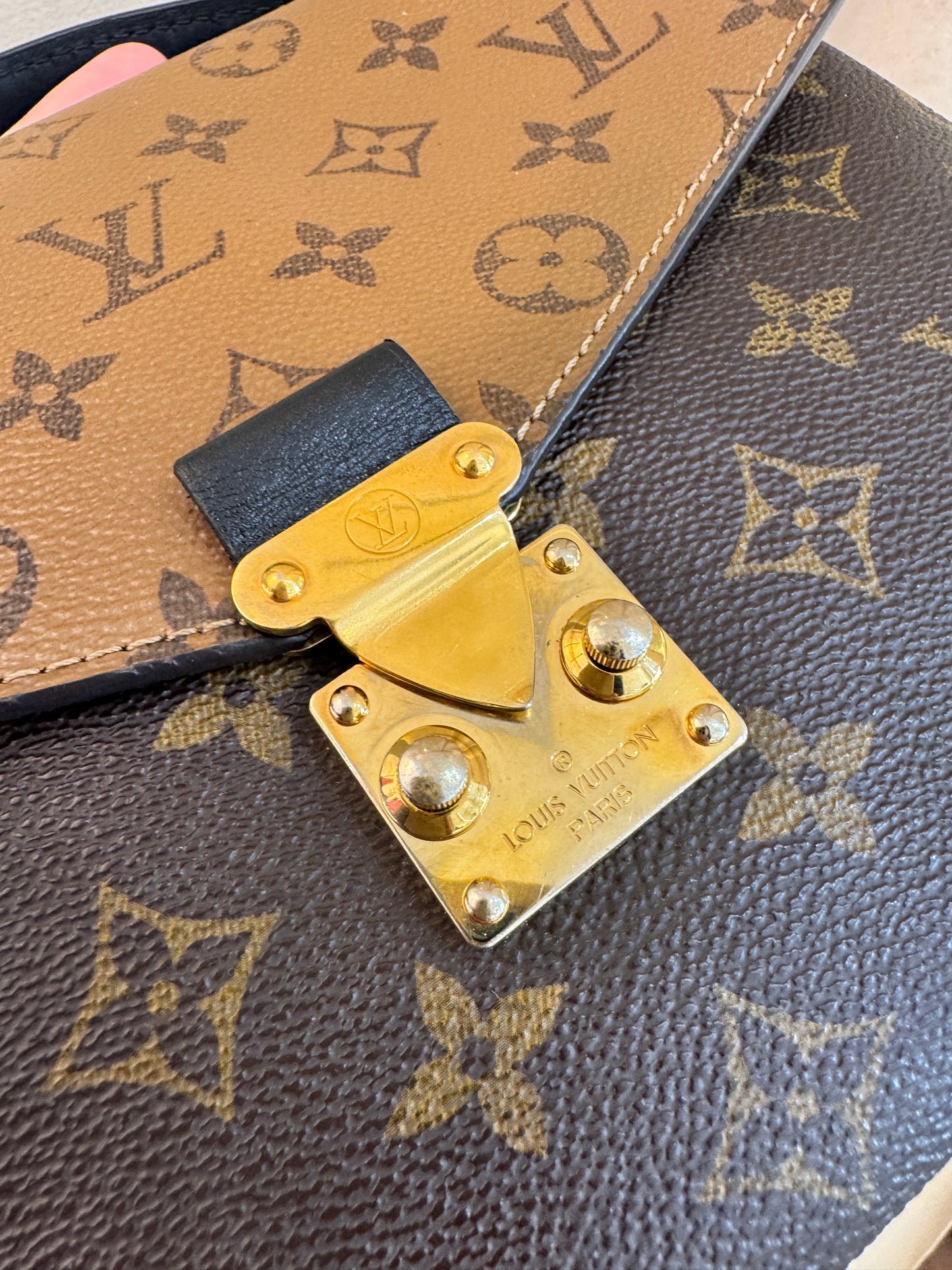 Louis Vuitton Metis Reverse