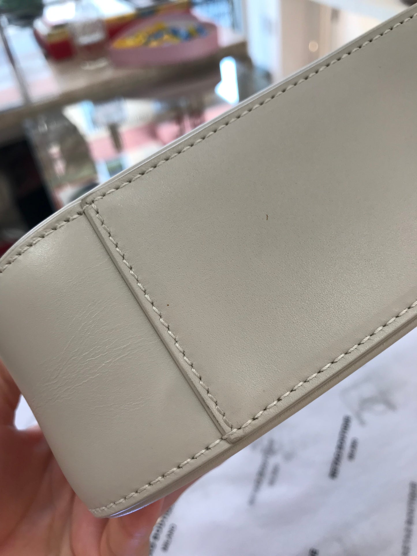 Saint Laurent LE 5 À 7