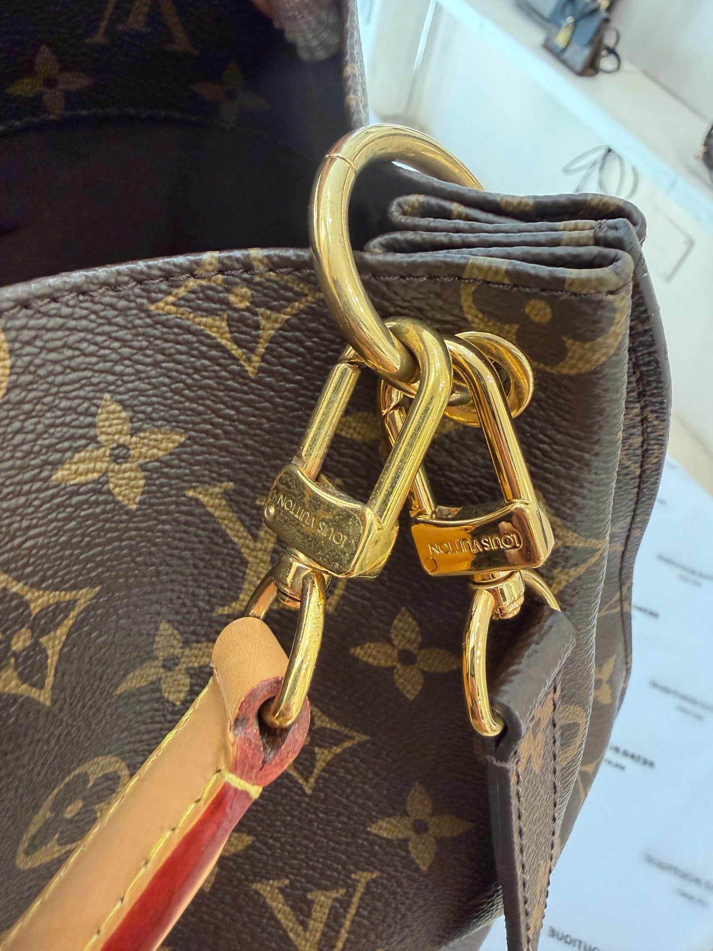 Louis Vuitton Metis Hobo