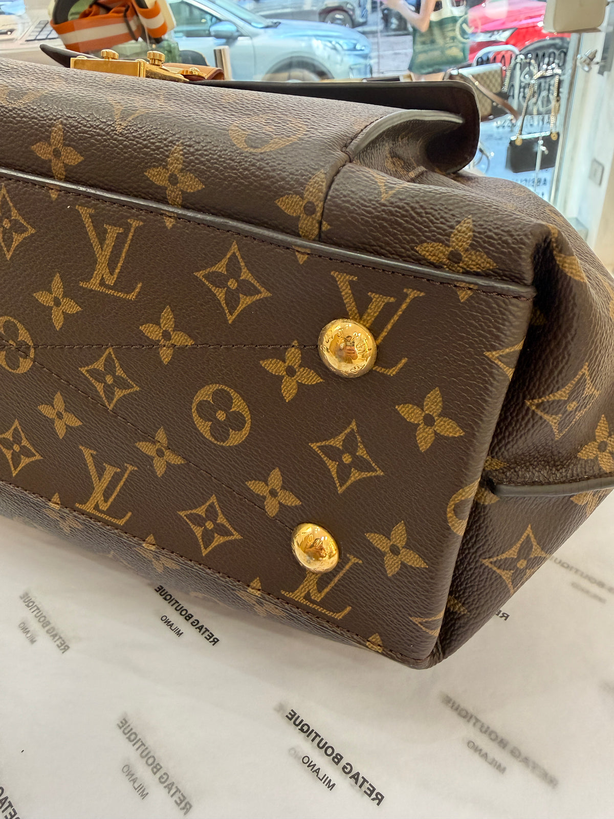 Louis Vuitton Metis Hobo