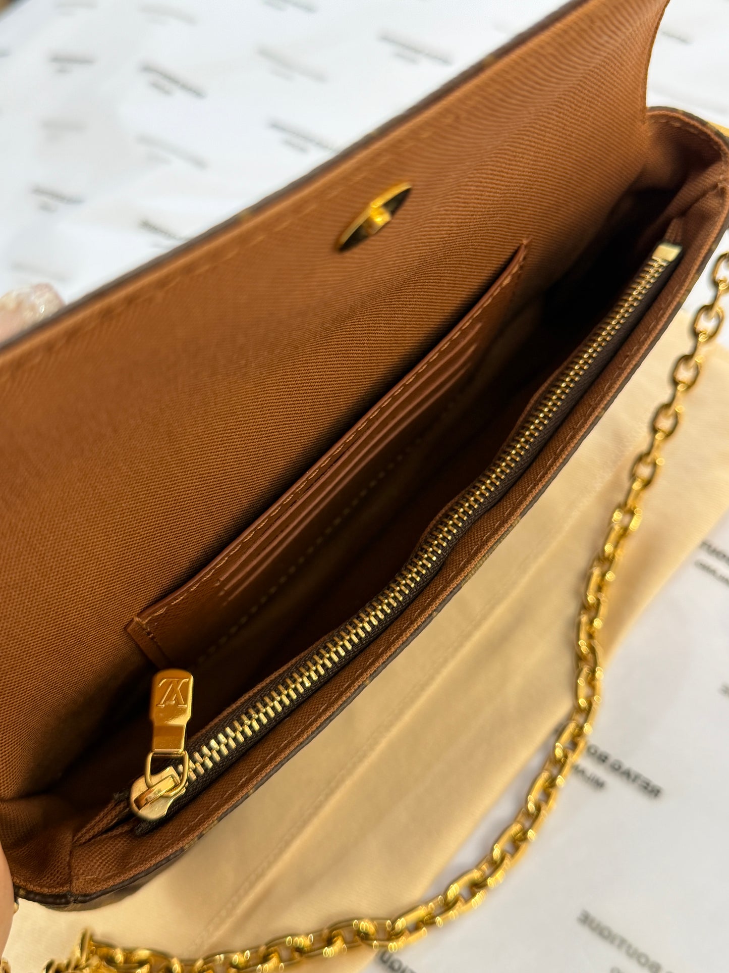 Louis Vuitton Portafoglio con catenella Ivy