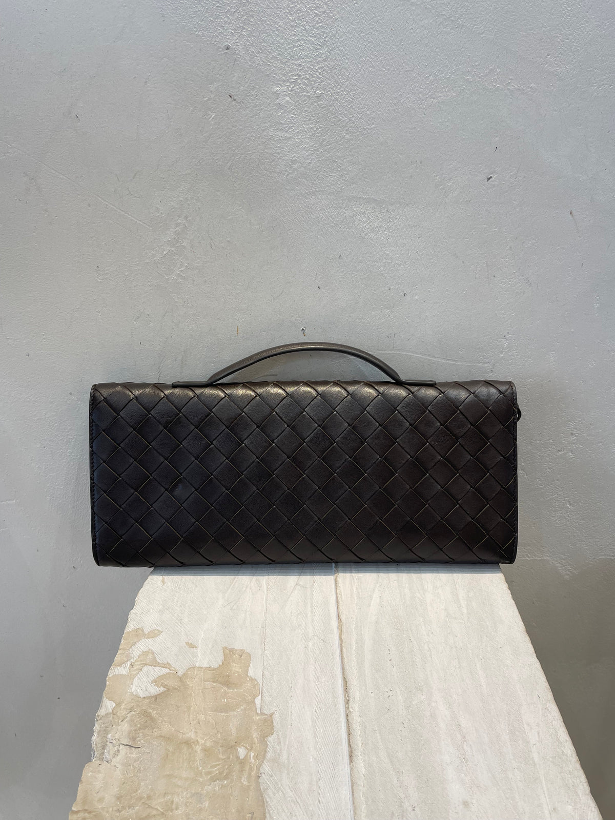 Bottega Veneta Andiamo Clutch Fondant
