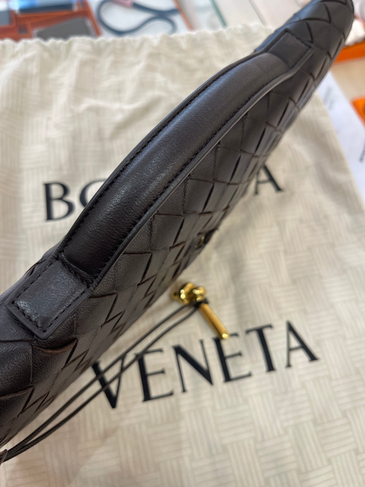 Bottega Veneta Andiamo Clutch Fondant