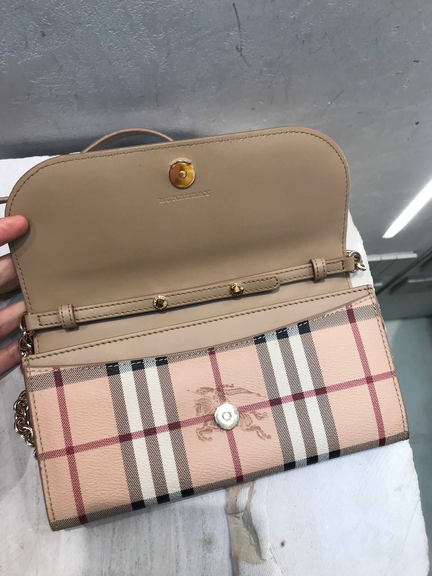 Burberry Wallet on chain