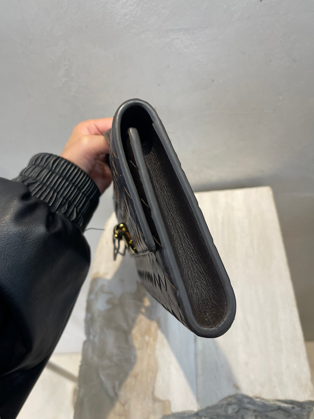 Bottega Veneta Andiamo Clutch Fondant
