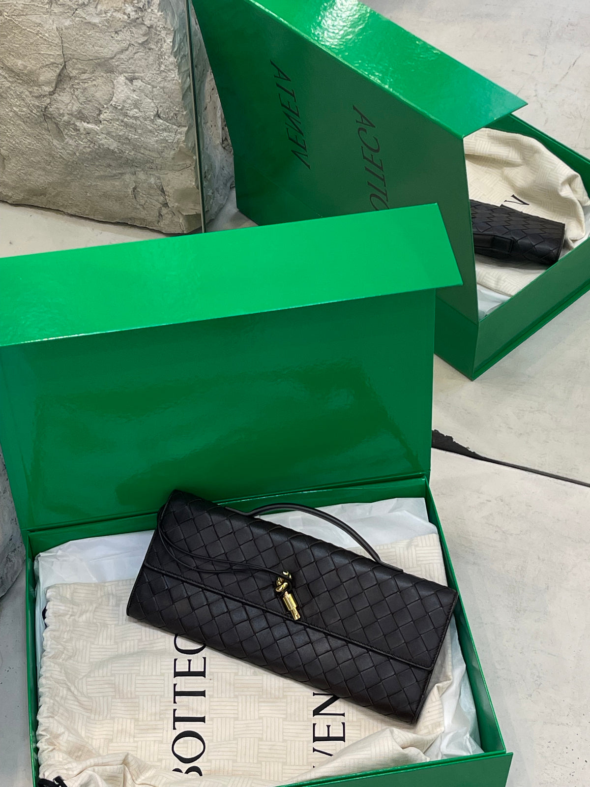 Bottega Veneta Andiamo Clutch Fondant