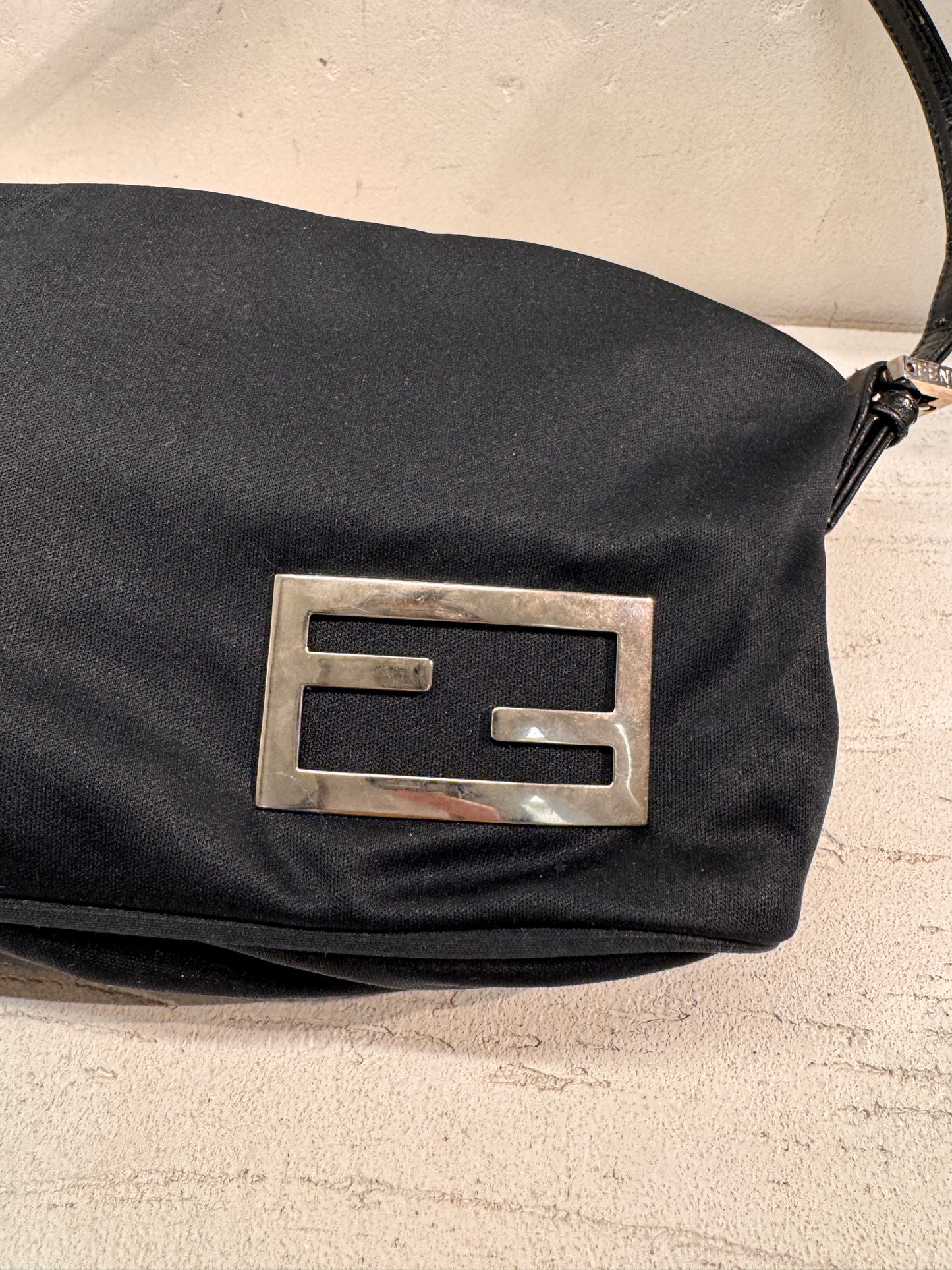 Fendi Baguette in tela nero