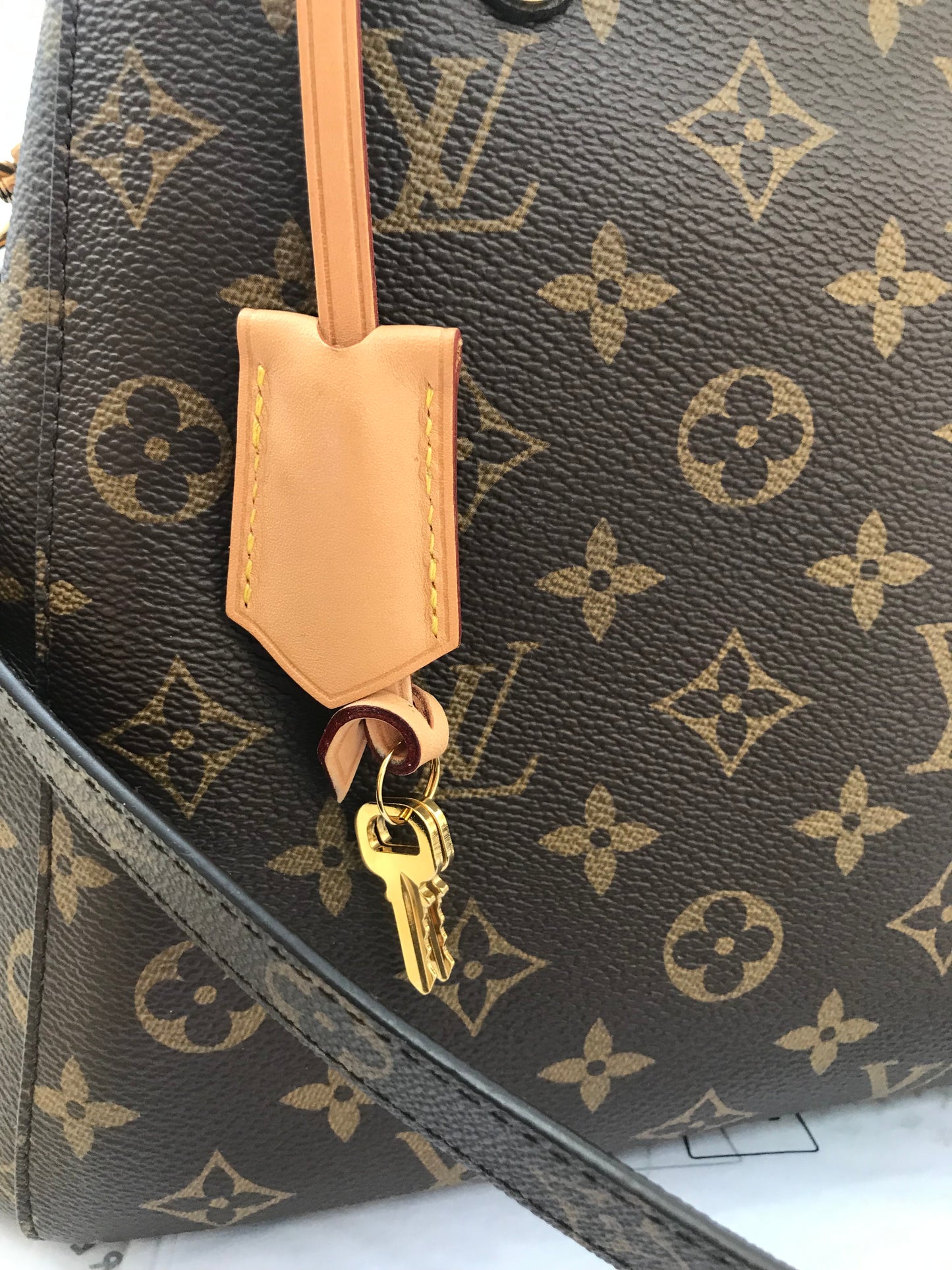 Louis Vuitton Montaigne tg Media