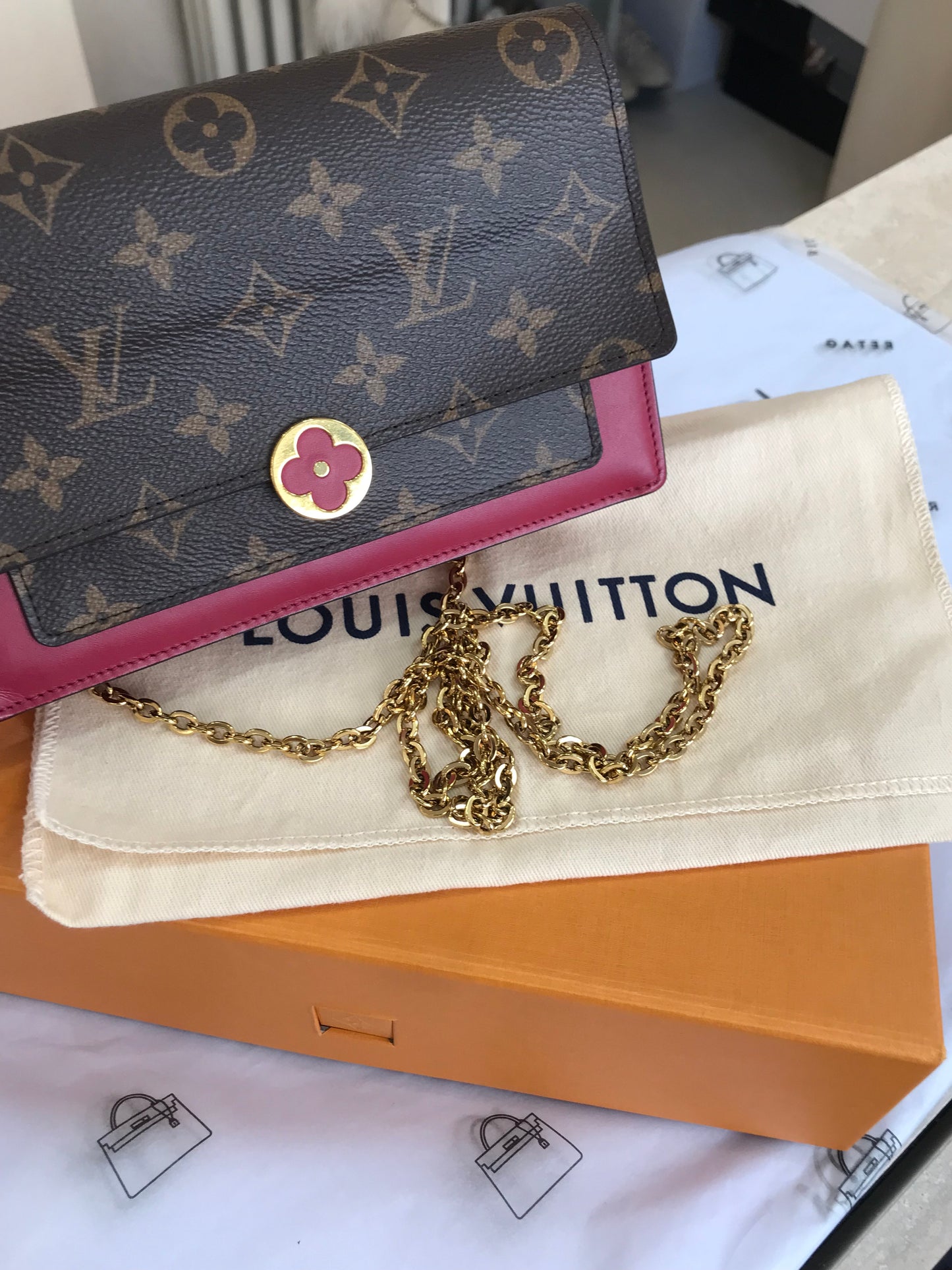 Louis Vuitton Borsa Flore chain in pelle