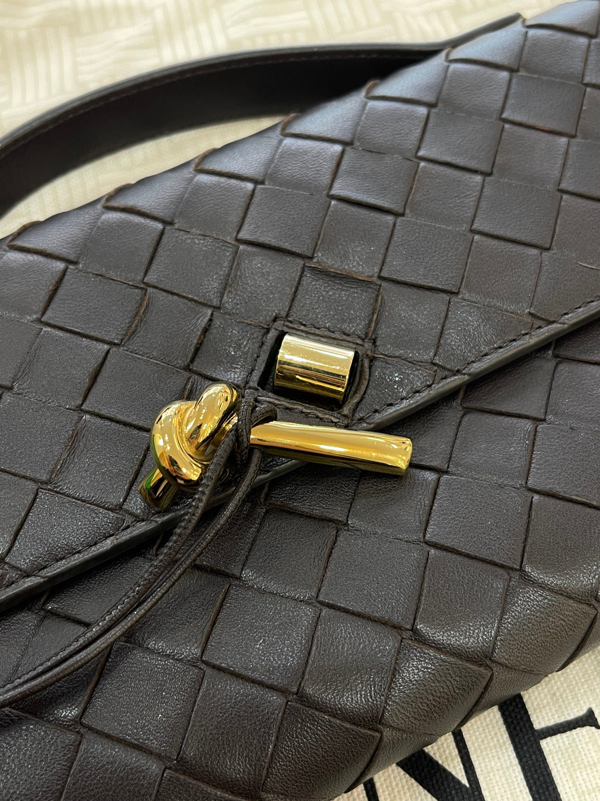Bottega Veneta Andiamo Clutch Fondant