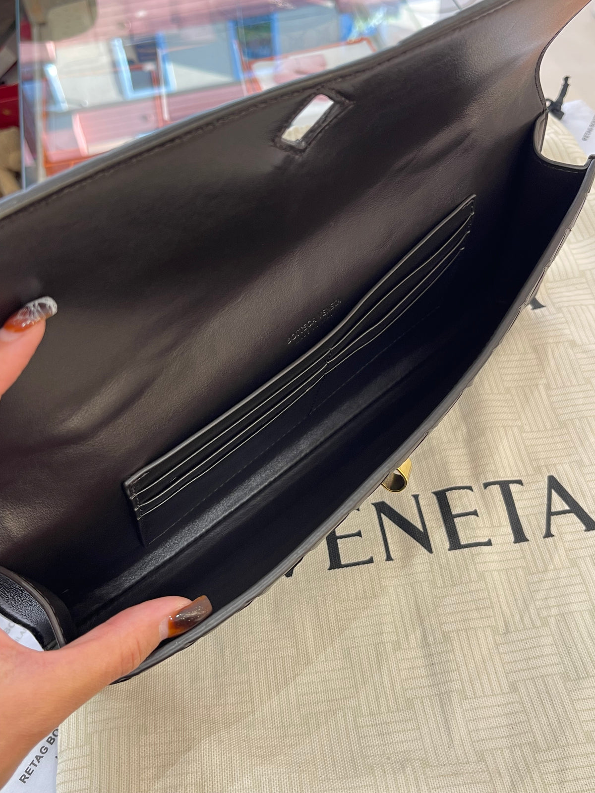 Bottega Veneta Andiamo Clutch Fondant