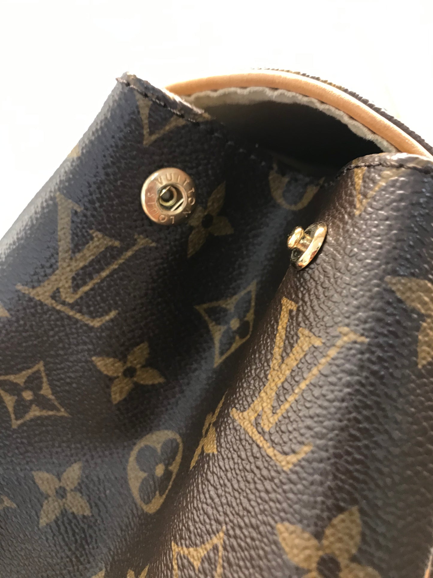 Louis Vuitton Beverly
