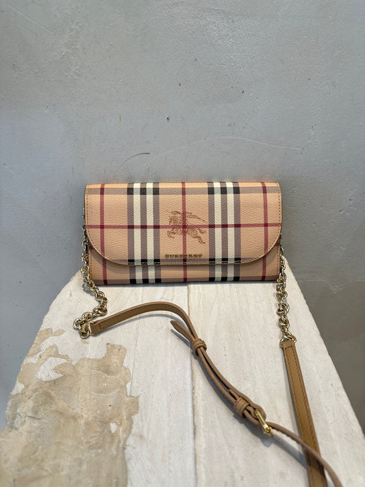 Burberry Wallet on chain