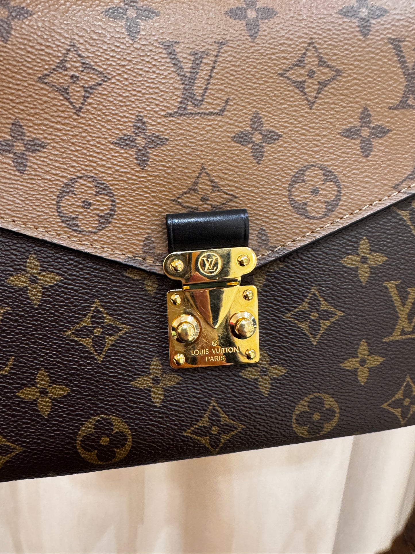 Louis Vuitton Metis Reverse