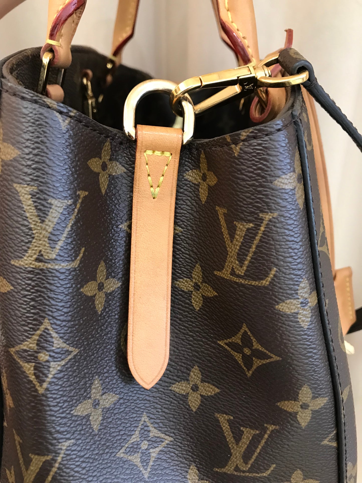 Louis Vuitton Montaigne tg Media