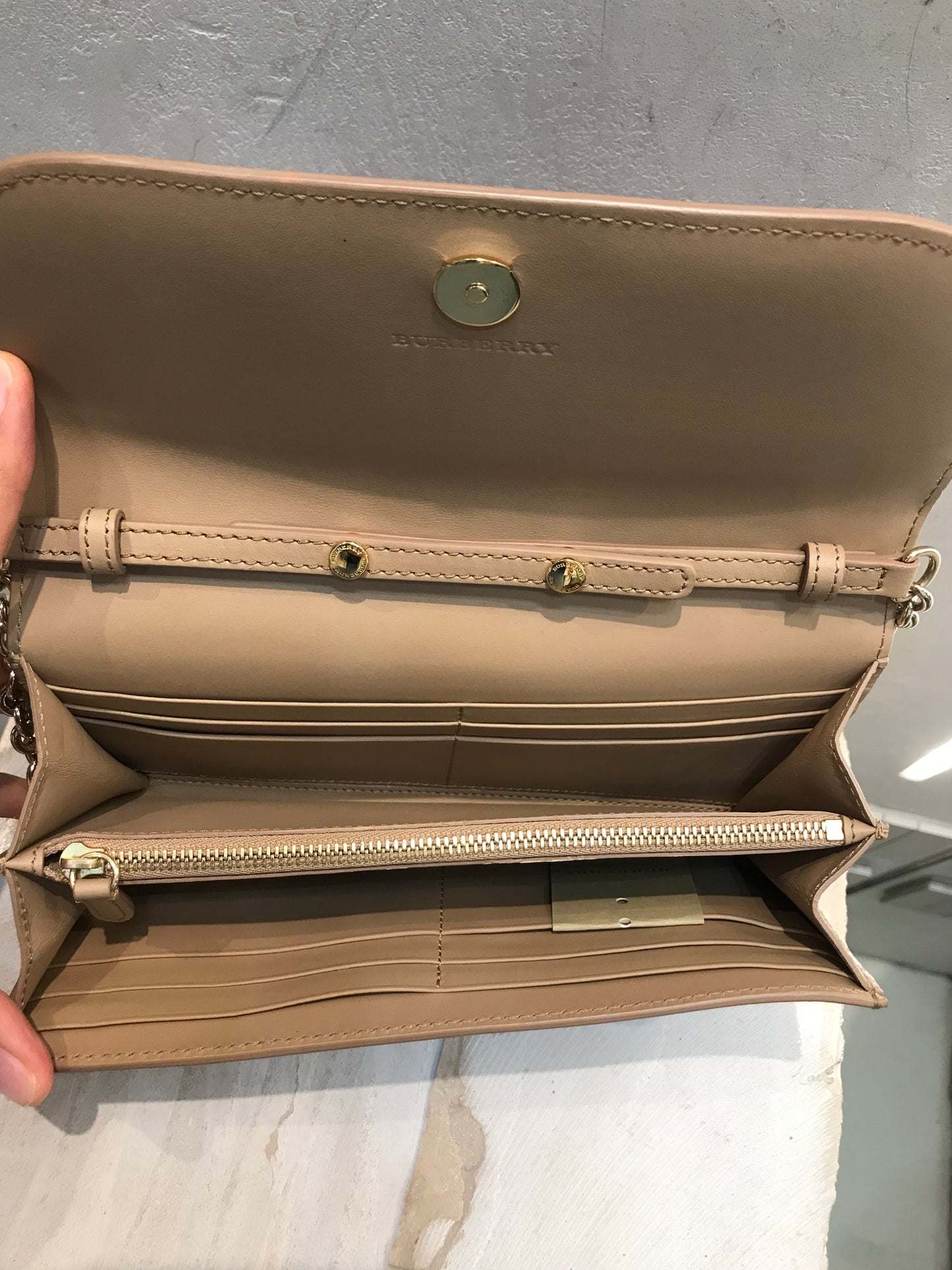 Burberry Wallet on chain