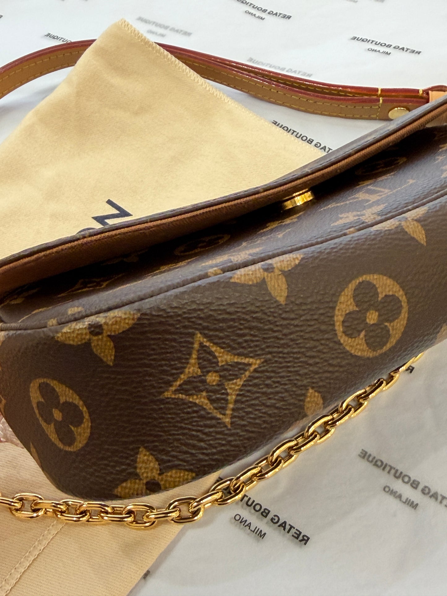 Louis Vuitton Portafoglio con catenella Ivy