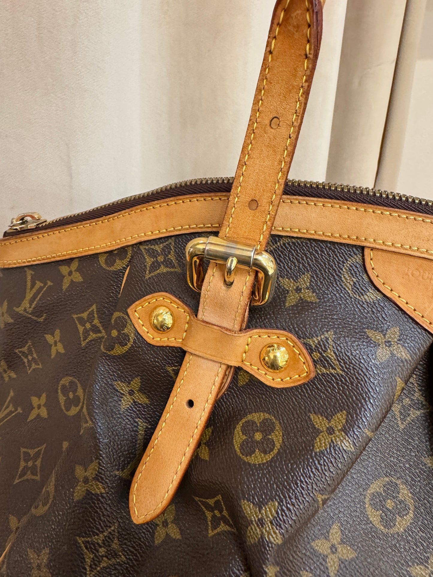 Louis Vuitton Tivoli tg GM