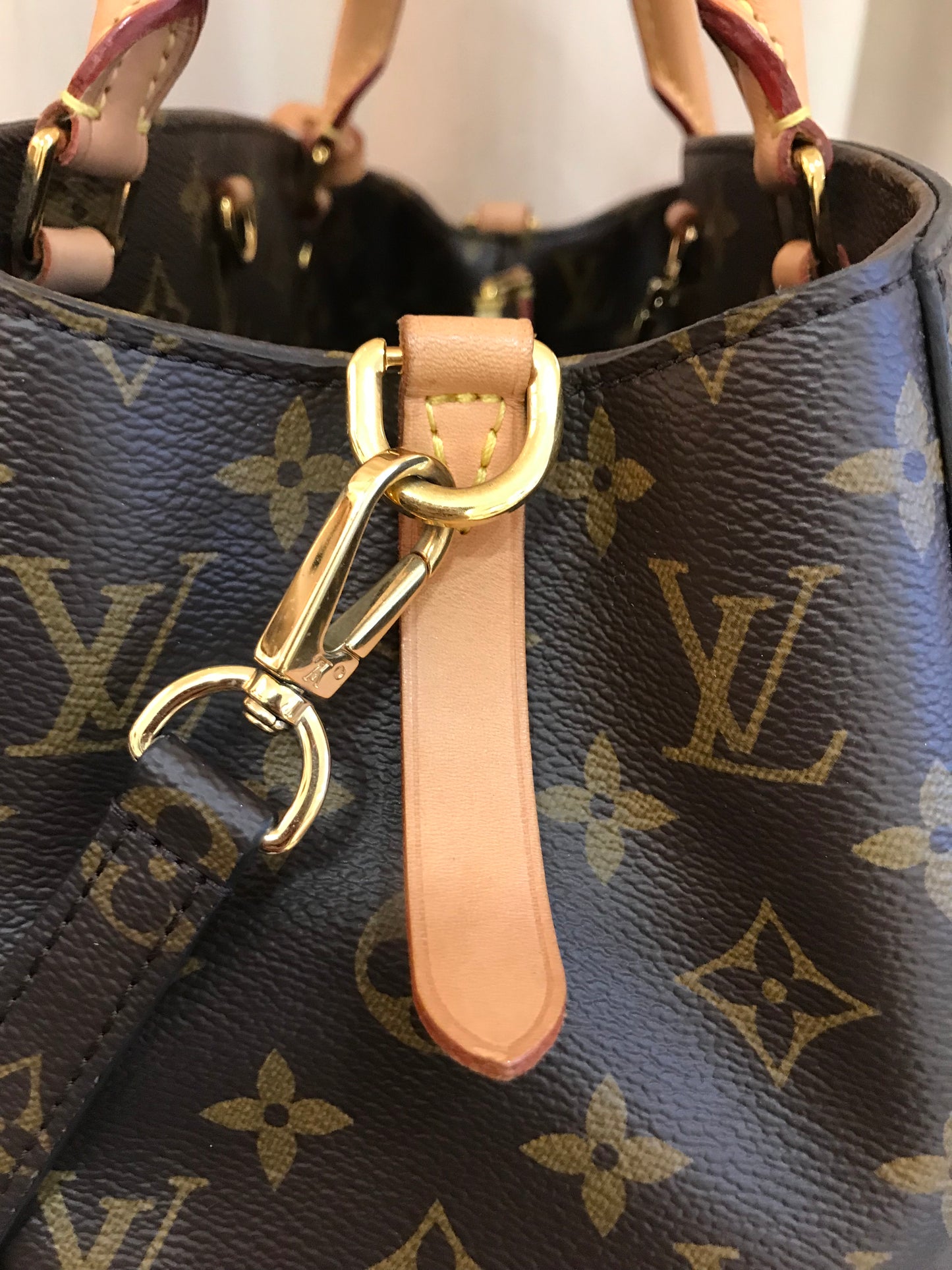 Louis Vuitton Montaigne Tg media