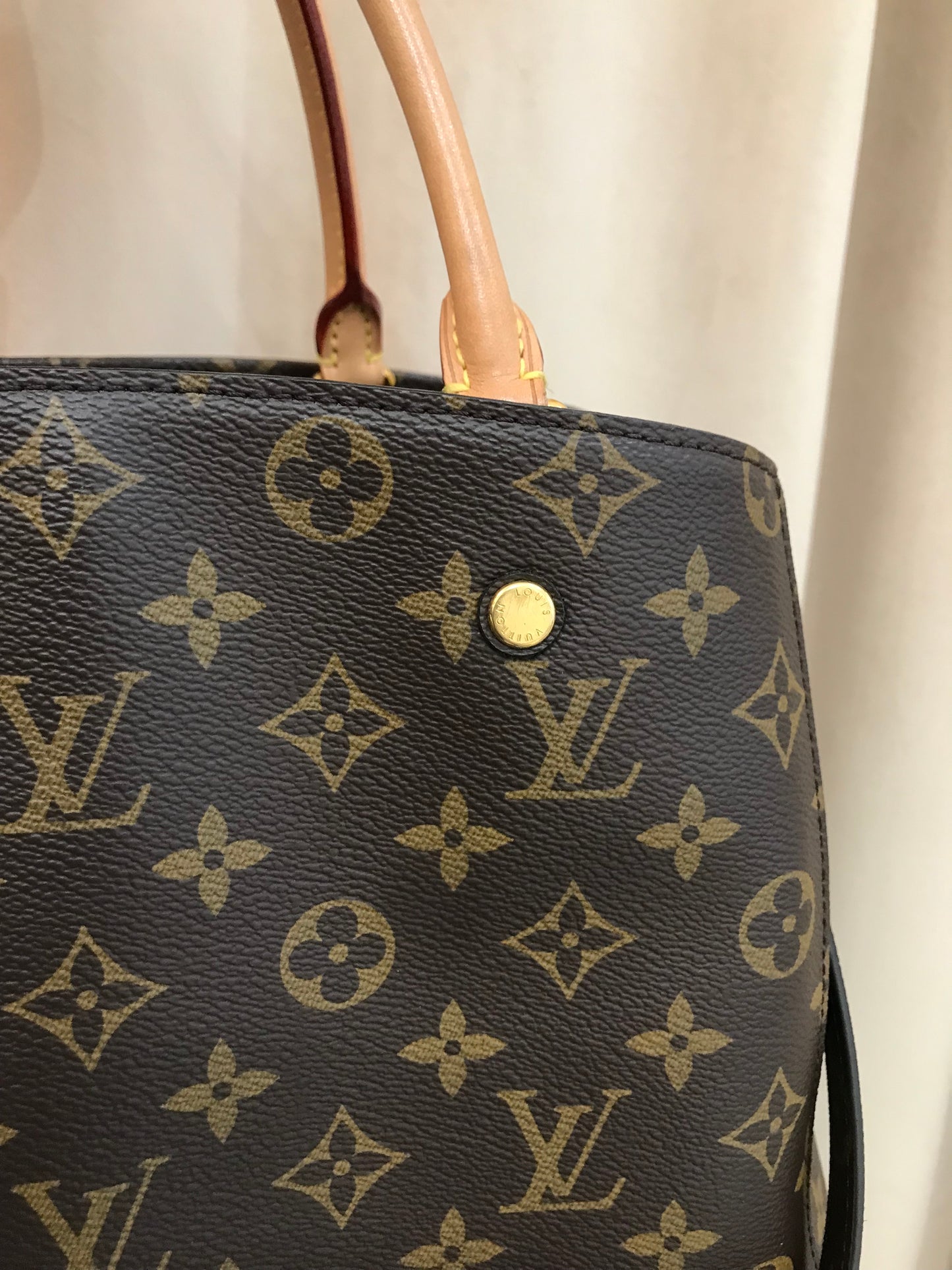 Louis Vuitton Montaigne Tg media