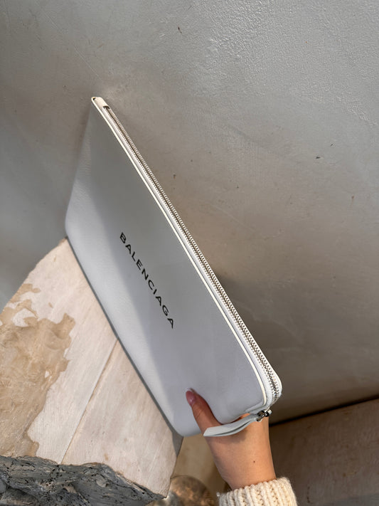 Balenciaga pochette bianca