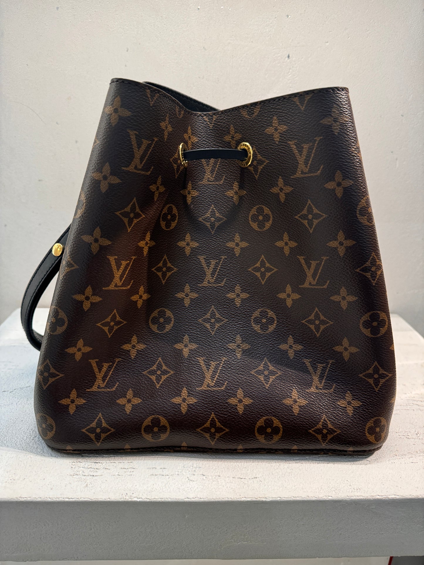 Louis Vuitton Neoneo