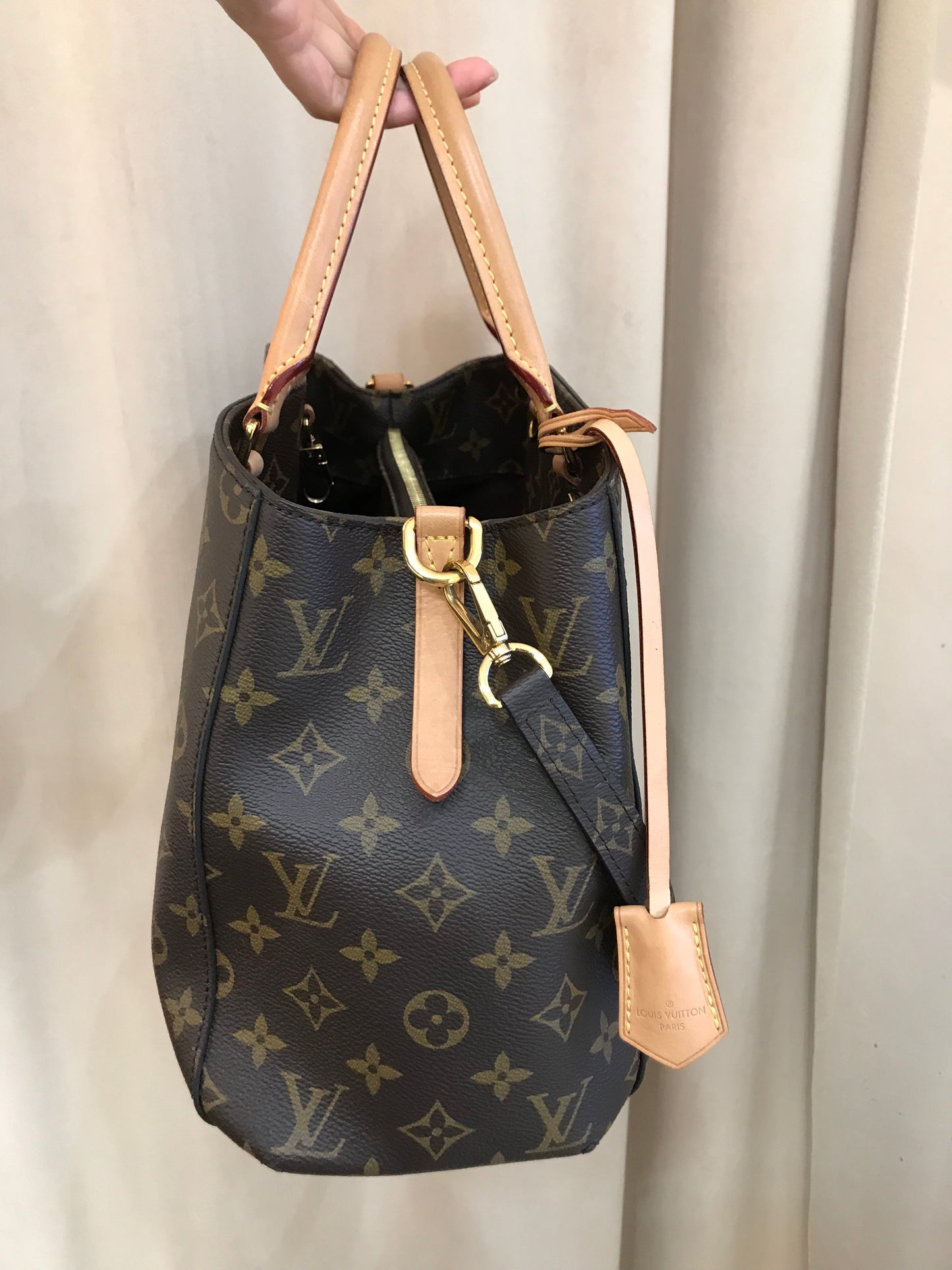 Louis Vuitton Montaigne Tg media