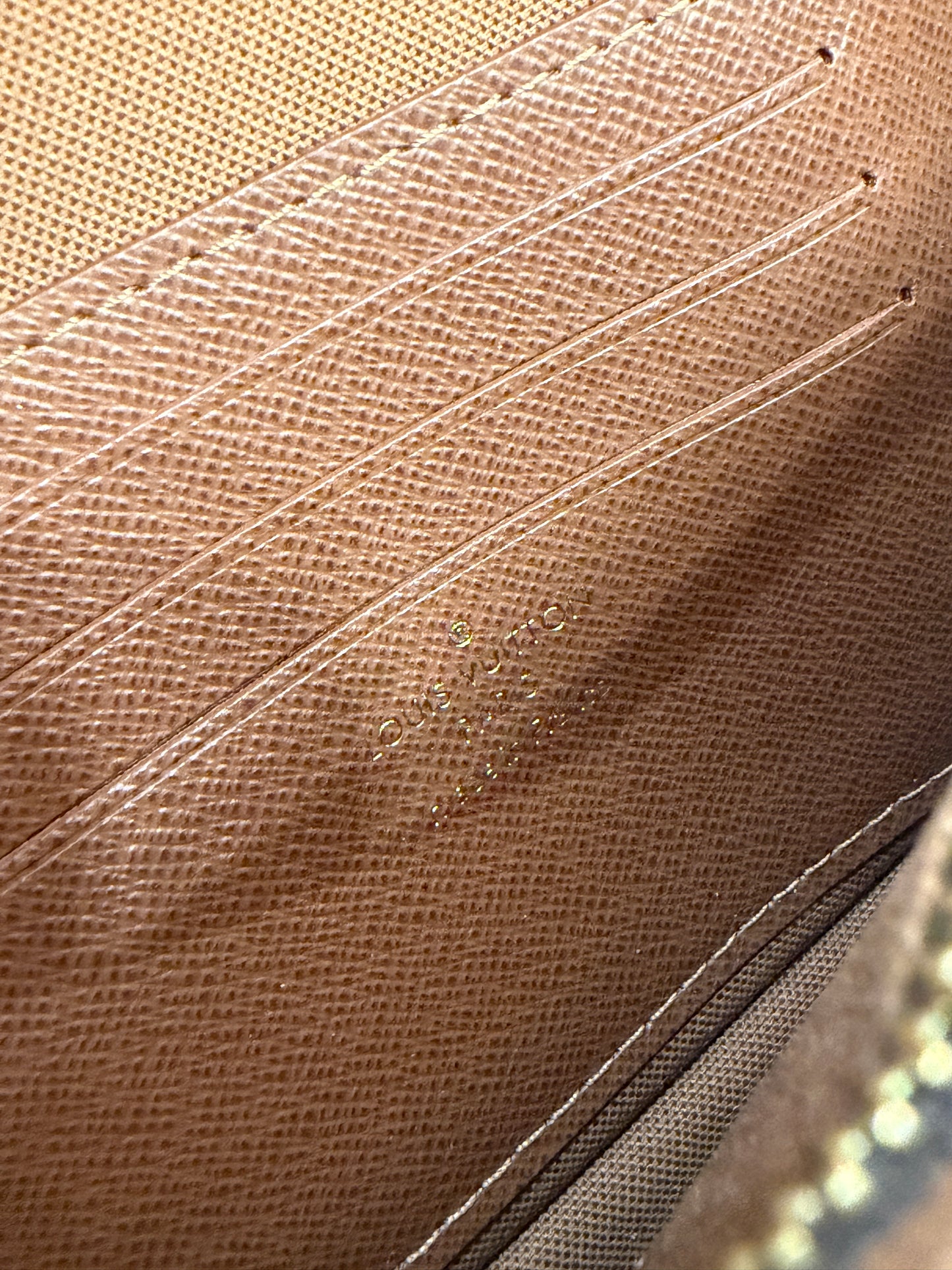 Louis Vuitton Portafoglio con catenella Ivy