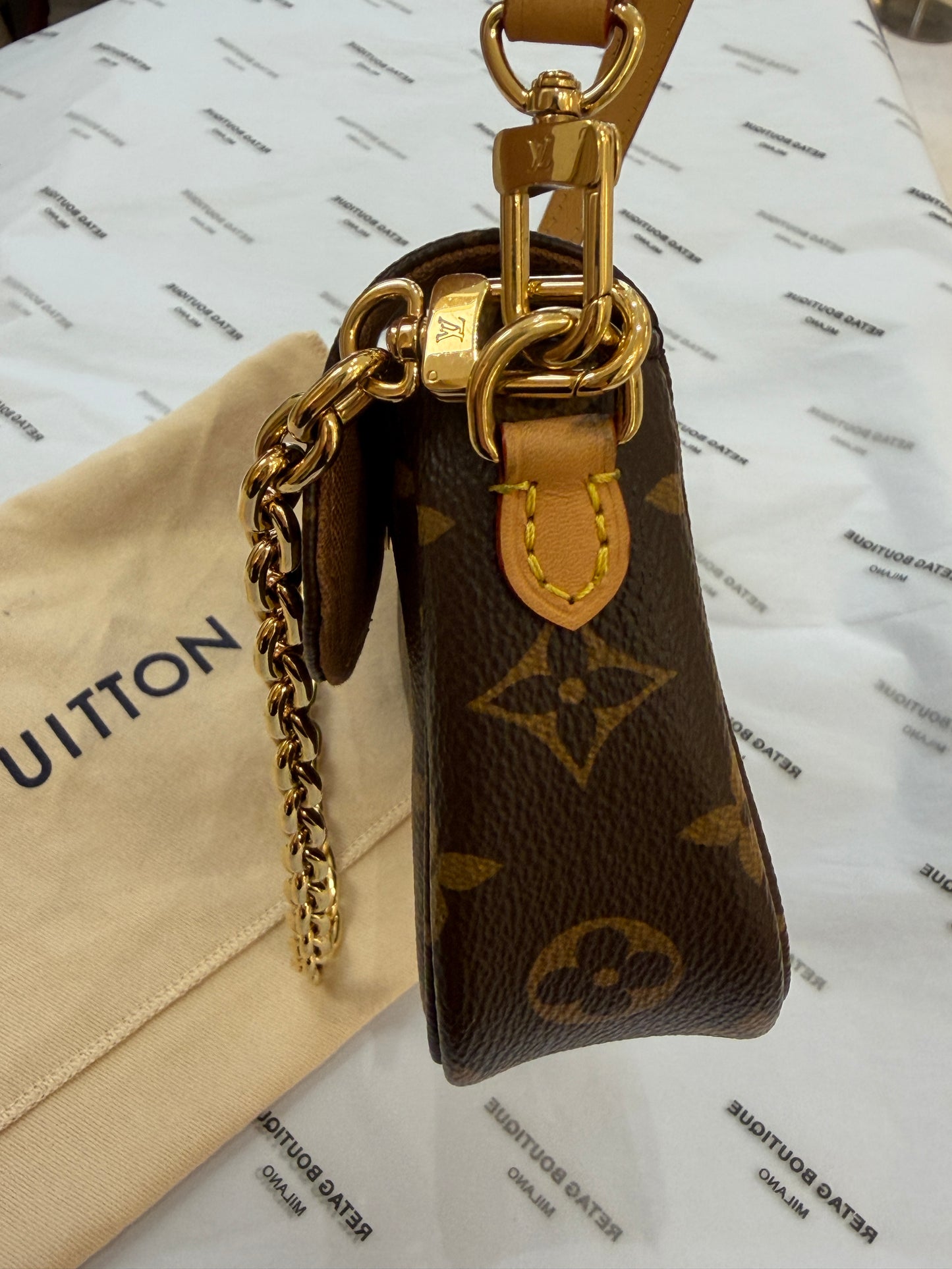 Louis Vuitton Portafoglio con catenella Ivy