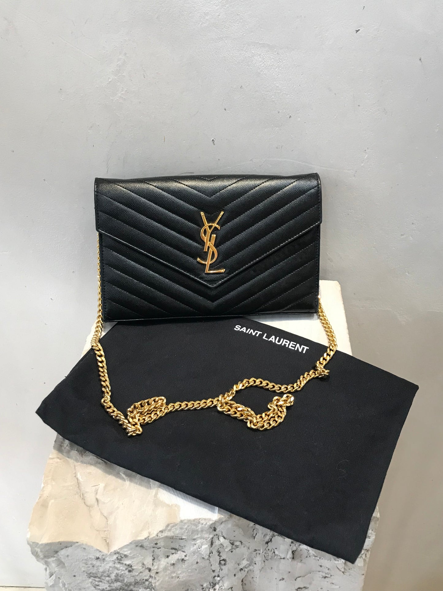 Saint Laurent Pochette con Catena Cassandre