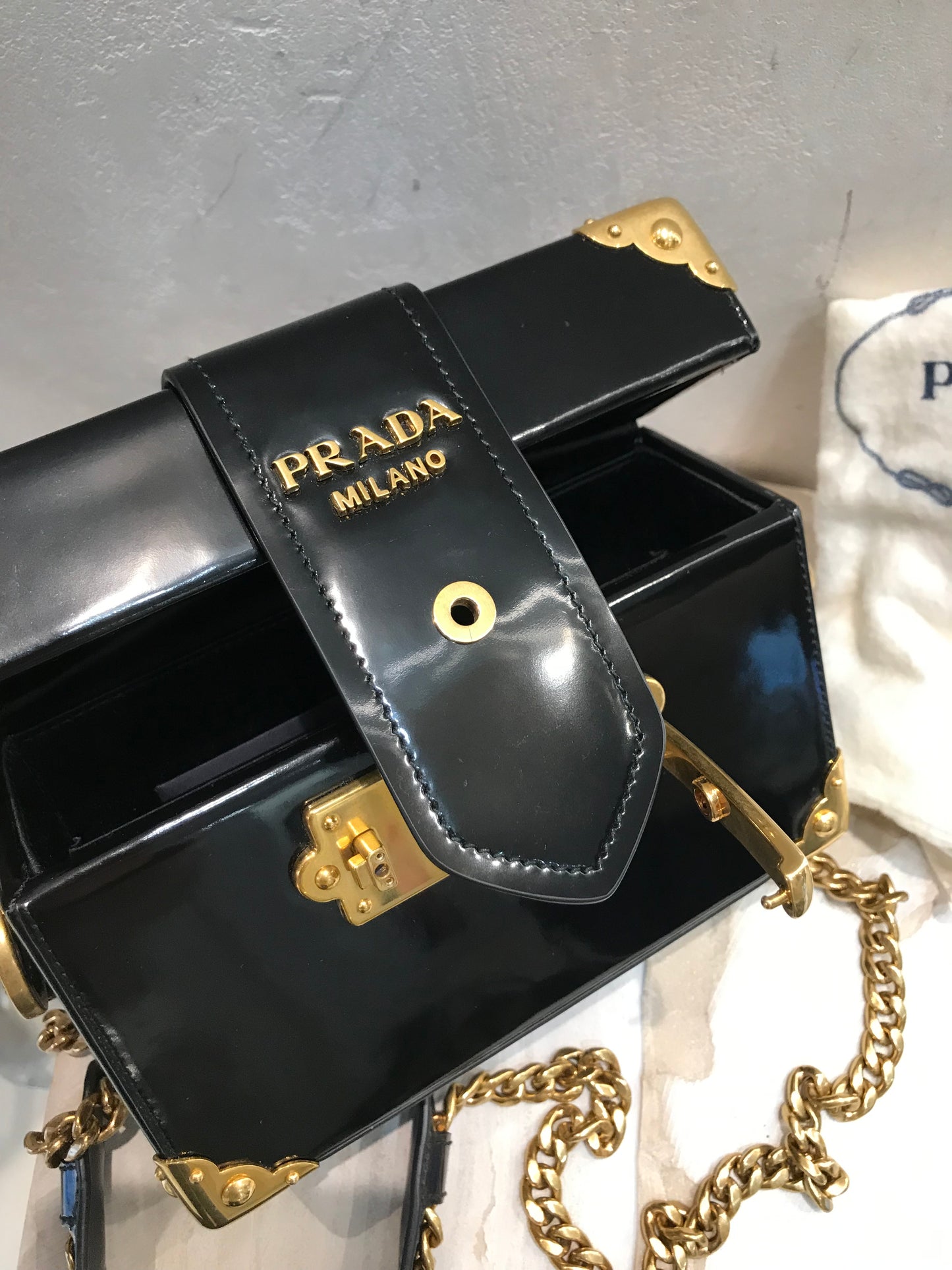 Prada Cahier