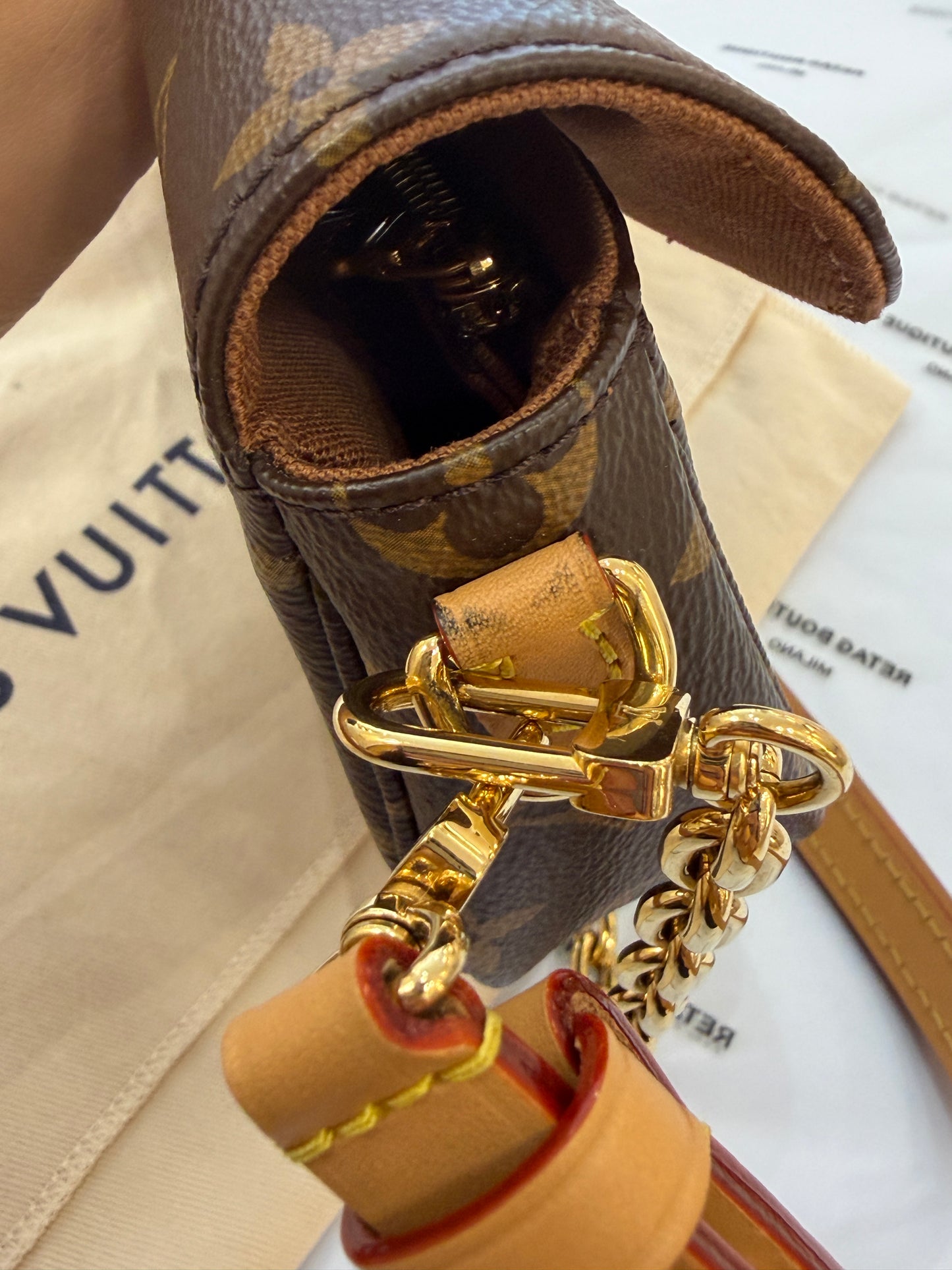 Louis Vuitton Portafoglio con catenella Ivy