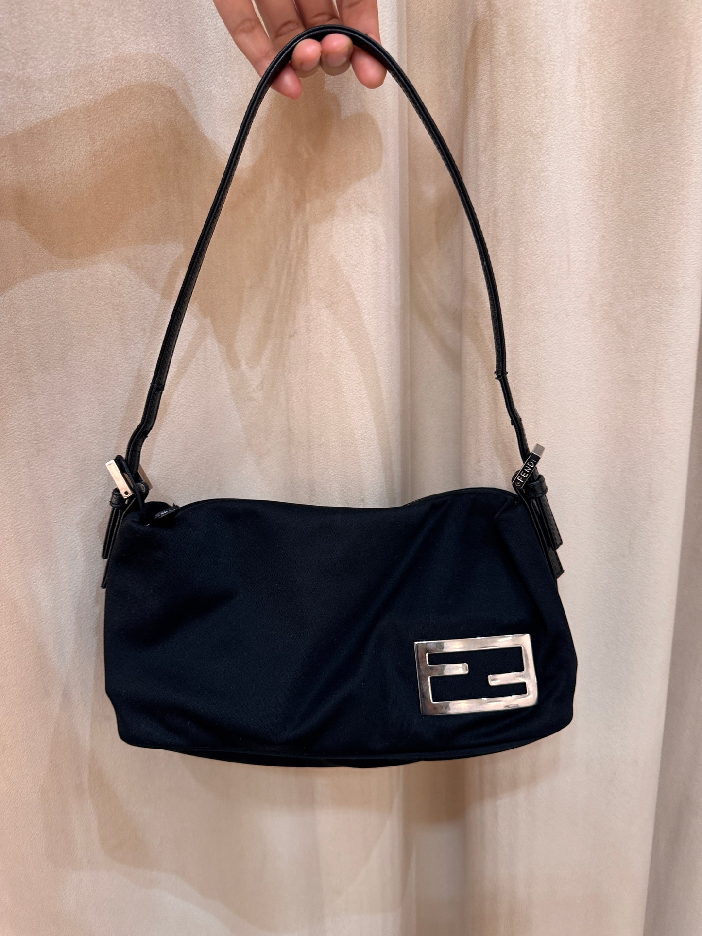 Fendi Baguette in tela nero