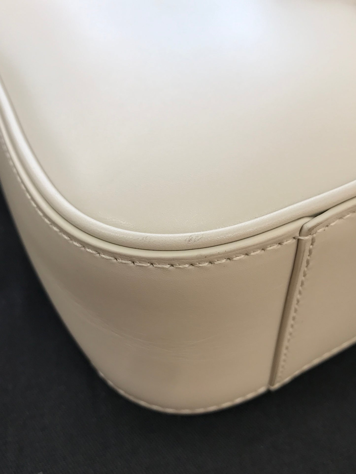 Saint Laurent LE 5 À 7