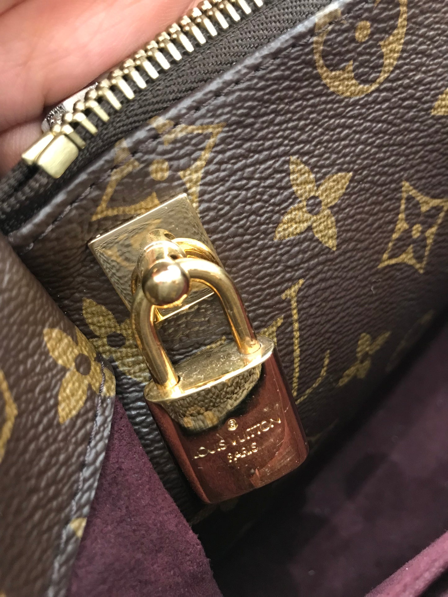 Louis Vuitton Montaigne tg Media