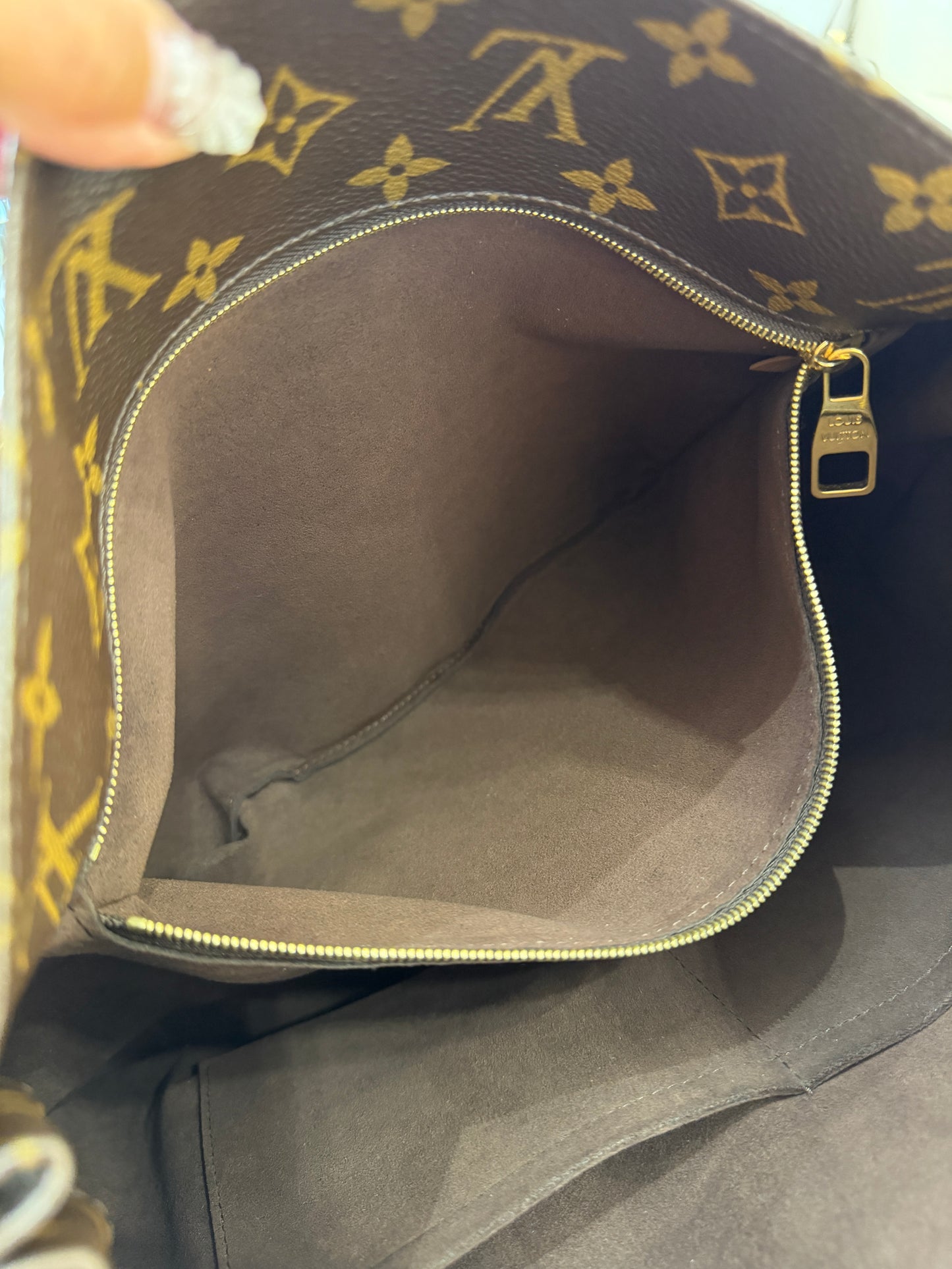 Louis Vuitton Metis Hobo