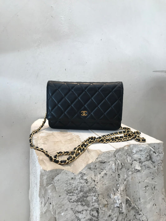 Chanel Classcia Wallet On Chain