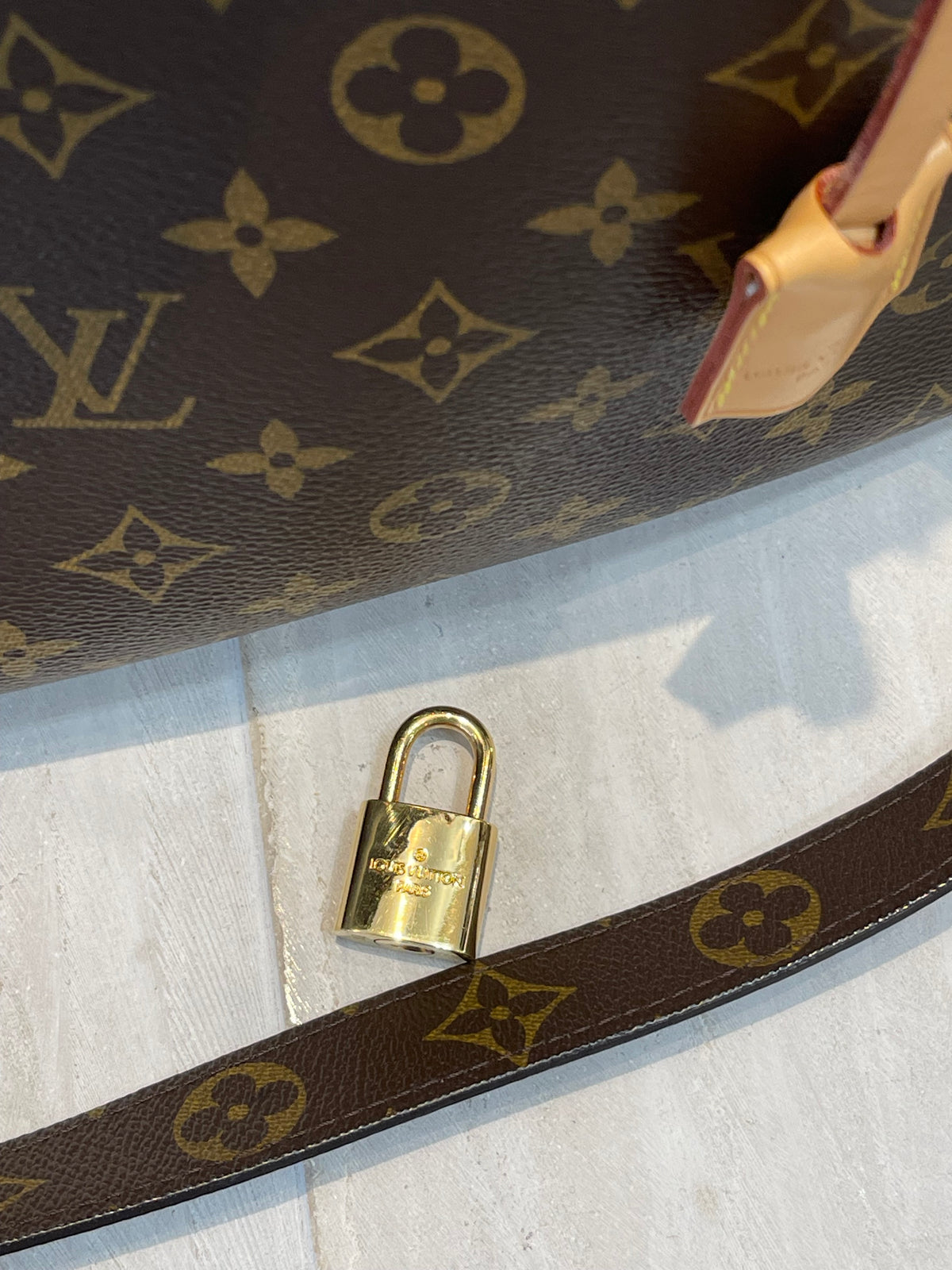 Louis Vuitton Montaigne Tg Media