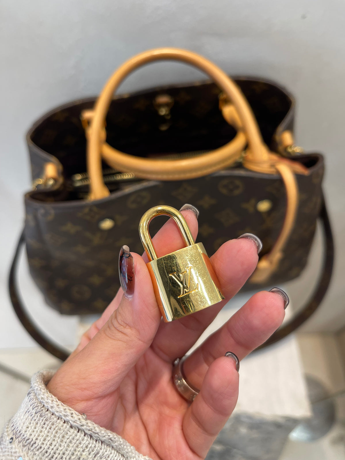 Louis Vuitton Montaigne Tg Media
