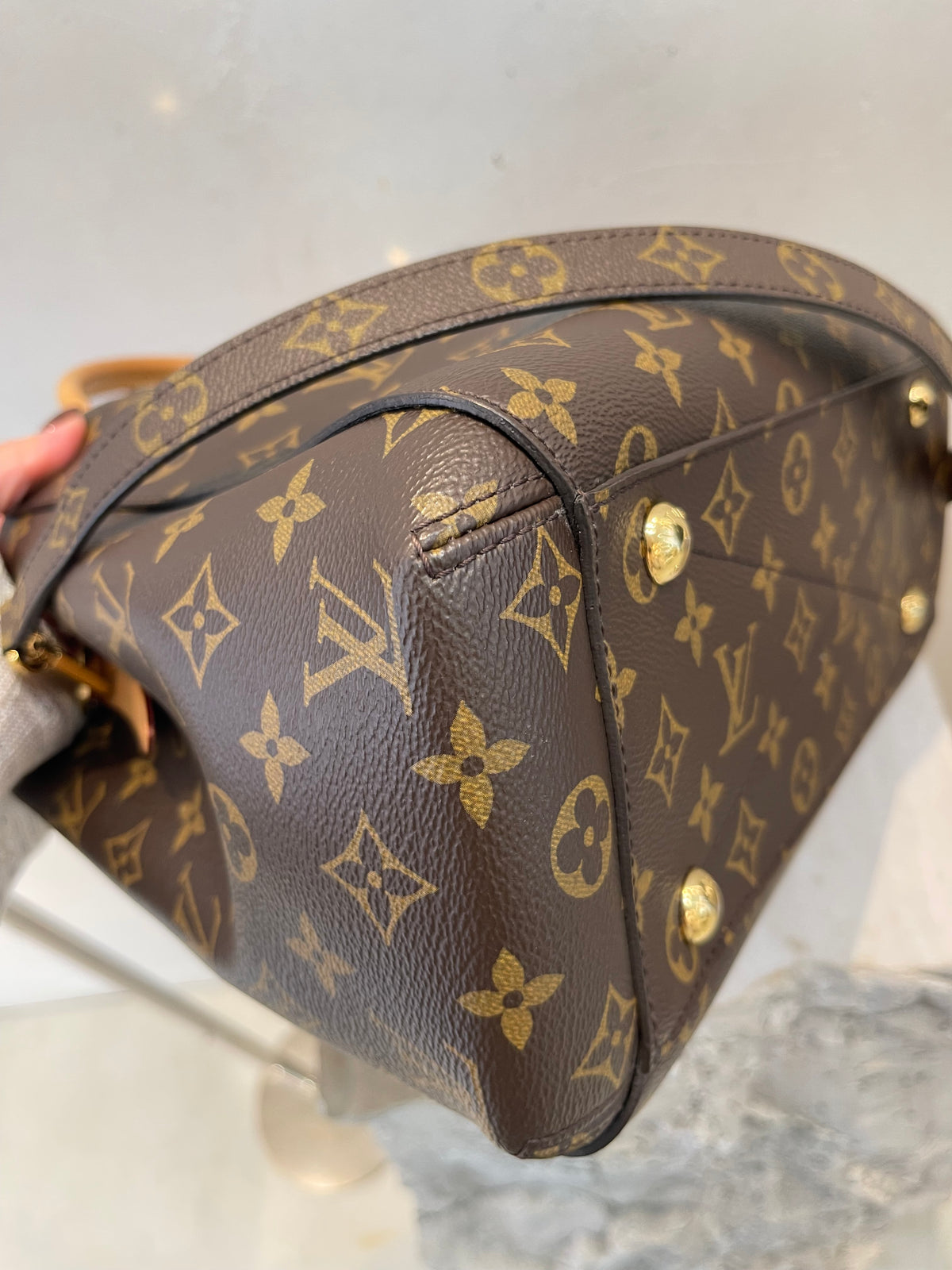Louis Vuitton Montaigne Tg Media